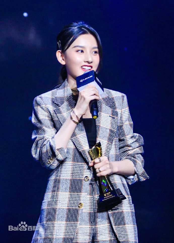 宋祖儿(lareina)第十五届MAHB年度先生盛典壁纸壁纸