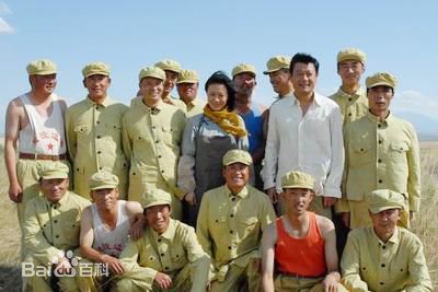 沈好放戈壁母亲素颜照壁纸