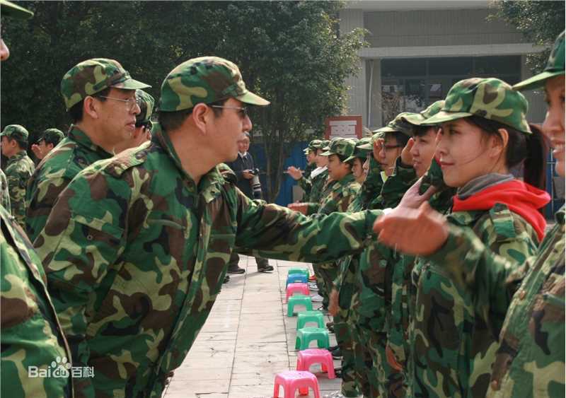 张竹生活照图册