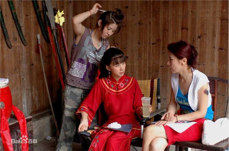 张竹工作照壁纸壁纸