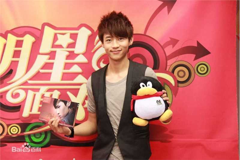 魏晨(Vision Wei)在一呼百应活动中前后照片