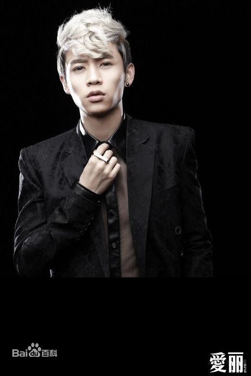 魏晨(Vision Wei)在专辑《破晓》中的