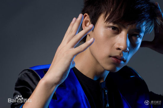 最新魏晨(Vision Wei)在专辑《千方百计》中的壁纸