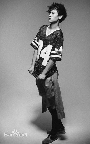 最新魏晨(Vision Wei)在专辑《千方百计》中的壁纸