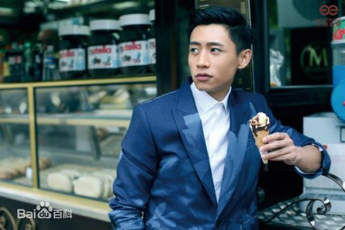 最全魏晨(Vision Wei)在专辑《帽子戏法》中的壁纸