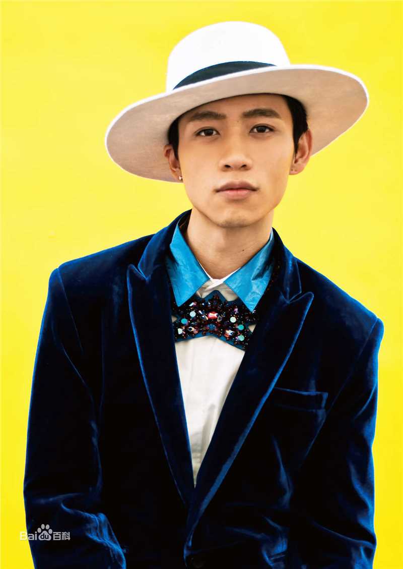 最全魏晨(Vision Wei)在专辑《帽子戏法》中的壁纸
