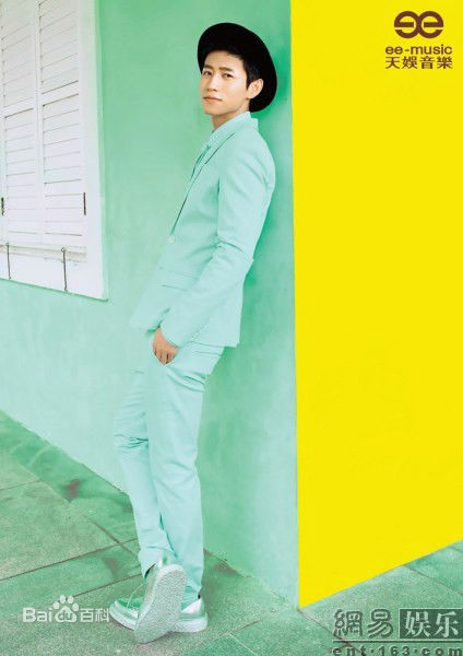 最全魏晨(Vision Wei)在专辑《帽子戏法》中的壁纸
