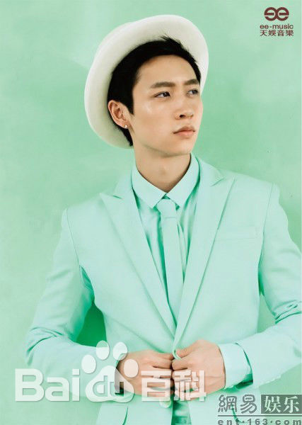 最全魏晨(Vision Wei)在专辑《帽子戏法》中的壁纸