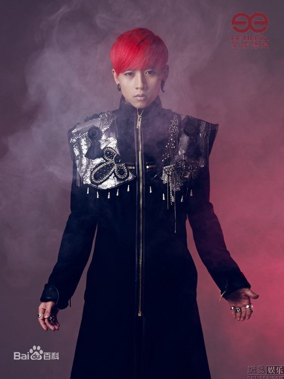 精选魏晨(Vision Wei)在专辑《V SPACE》中的图册