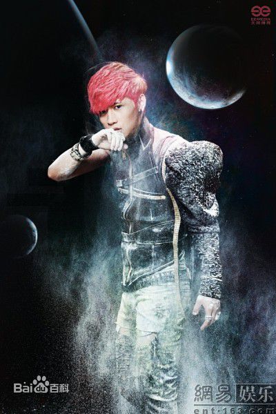 精选魏晨(Vision Wei)在专辑《V SPACE》中的图册