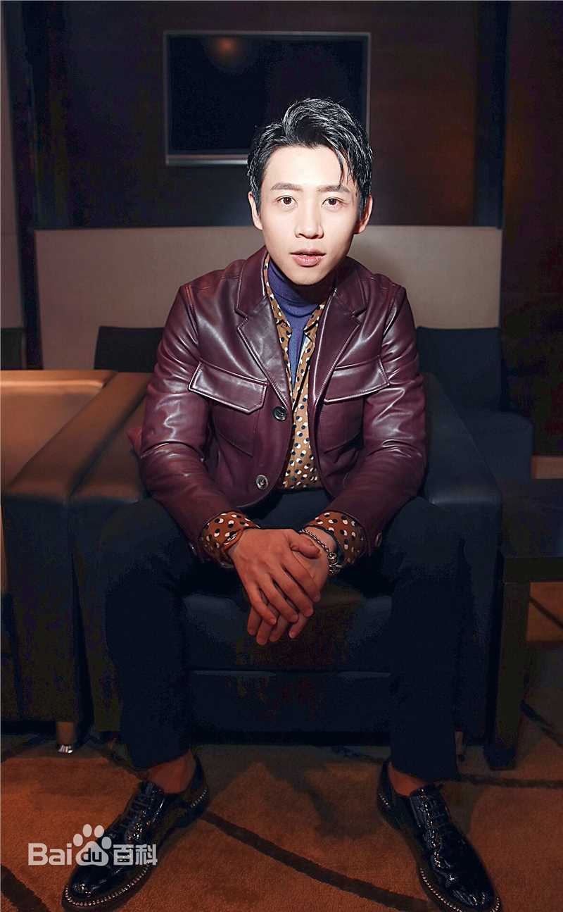 魏晨(Vision Wei)凤凰时尚之选颁奖盛典前后照片