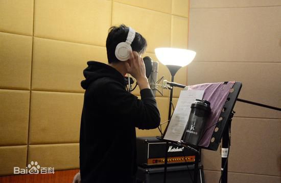 魏晨(Vision Wei)录歌花絮图生活照