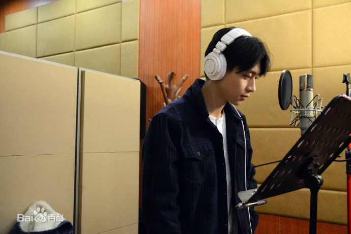 魏晨(Vision Wei)录歌花絮图生活照
