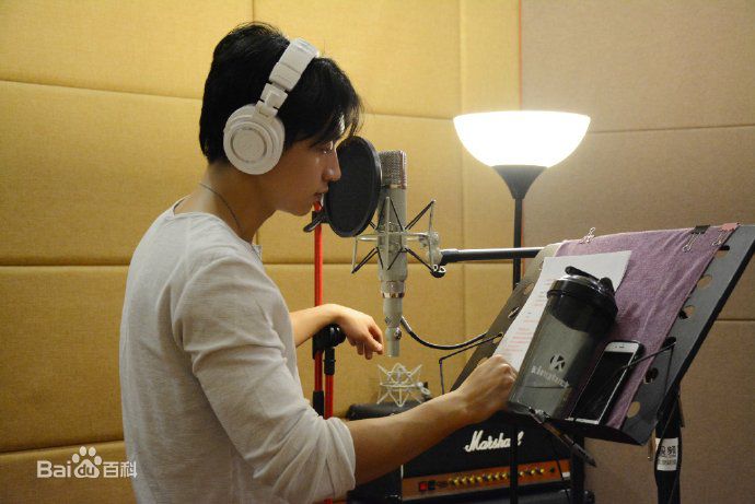 魏晨(Vision Wei)录歌花絮图生活照