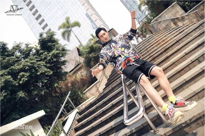 魏晨(Vision Wei)街拍壁纸壁纸