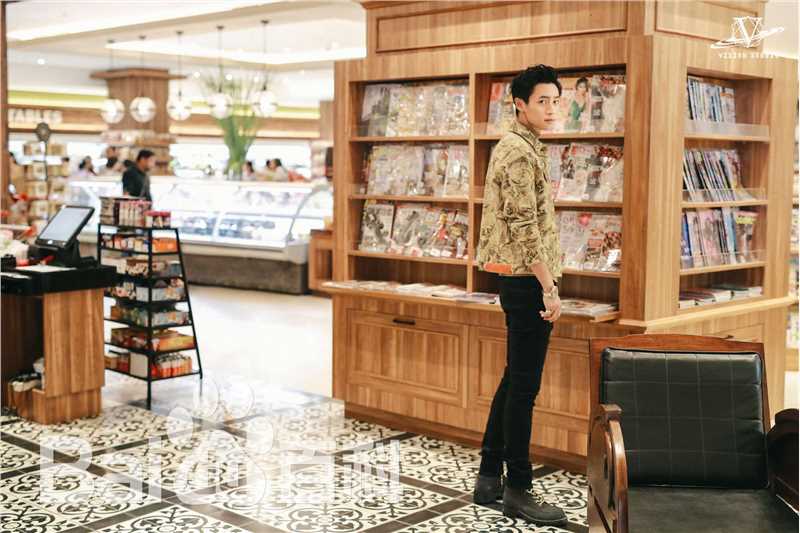 魏晨(Vision Wei)街拍壁纸壁纸