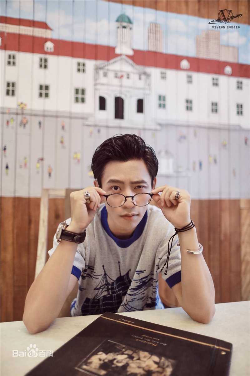 魏晨(Vision Wei)街拍壁纸壁纸