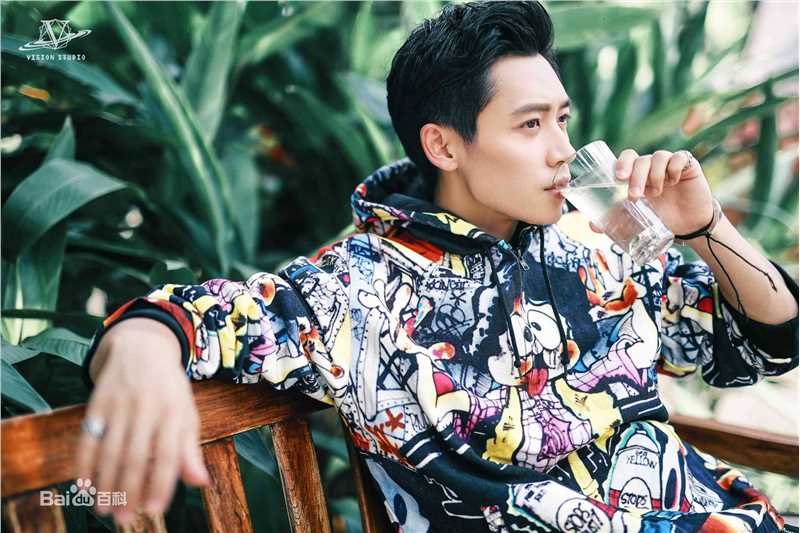 魏晨(Vision Wei)街拍壁纸壁纸