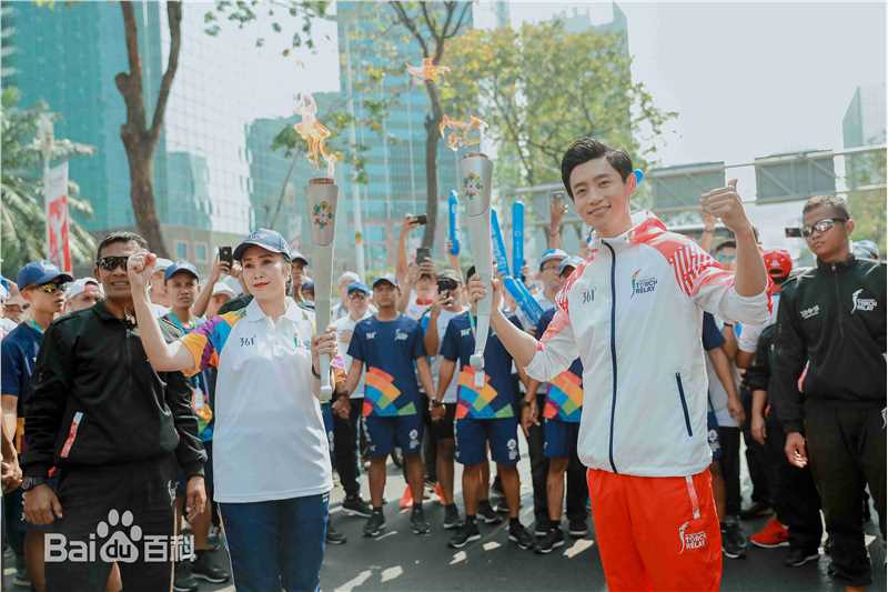 魏晨(Vision Wei)雅加达亚运圣火传递生活照