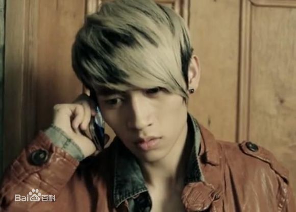 最新魏晨(Vision Wei)在2011专辑《破晓》中的壁纸