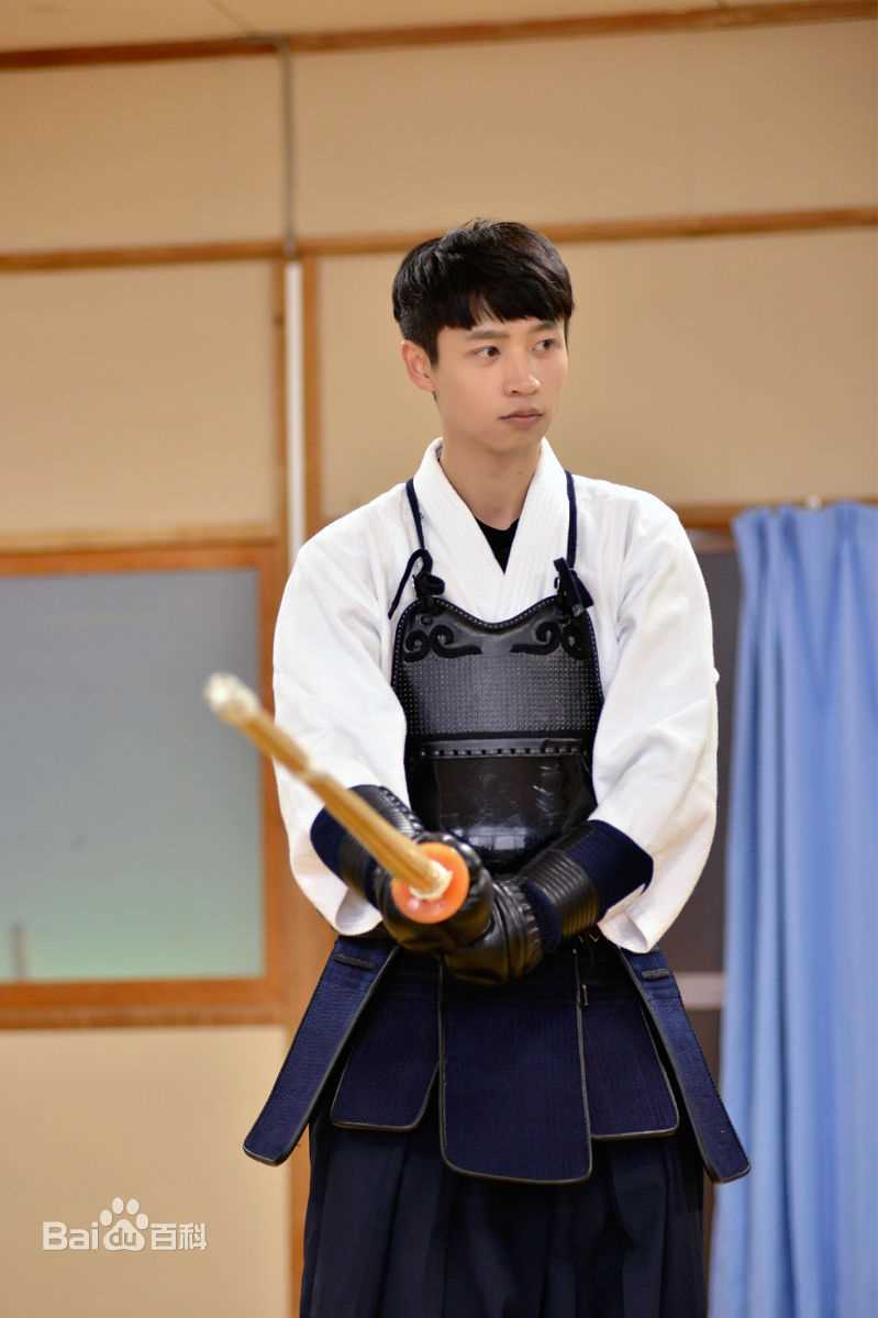 最新魏晨(Vision Wei)在真人秀《非凡搭档》中的壁纸