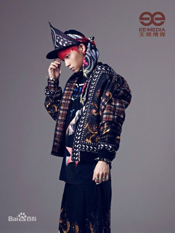 最新魏晨(Vision Wei)在2012专辑《V SPACE》中的图集