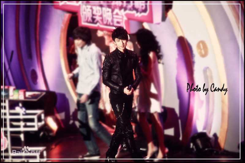 魏晨(Vision Wei)2011.4.24 Music Radio 颁奖典礼图片图册