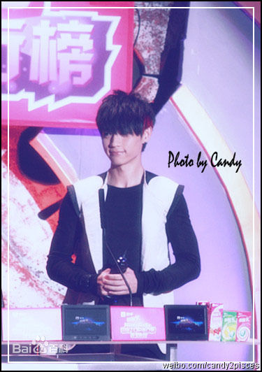 魏晨(Vision Wei)2011.4.24 Music Radio 颁奖典礼图片图册