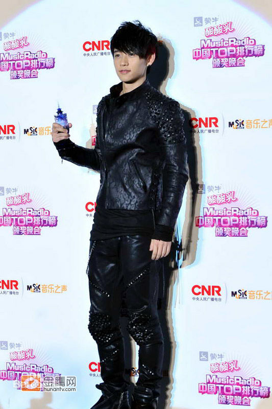 魏晨(Vision Wei)2011.4.24 Music Radio 颁奖典礼图片图册