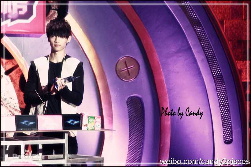 魏晨(Vision Wei)2011.4.24 Music Radio 颁奖典礼图片图册