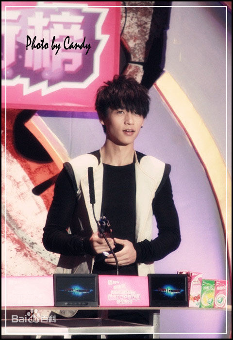 魏晨(Vision Wei)2011.4.24 Music Radio 颁奖典礼图片图册