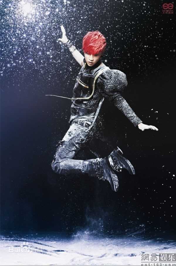 最优质魏晨(Vision Wei)在 《V SPACE》 宣传照中的相册