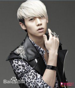 最全魏晨(Vision Wei)在 《破晓》宣传照中的壁纸