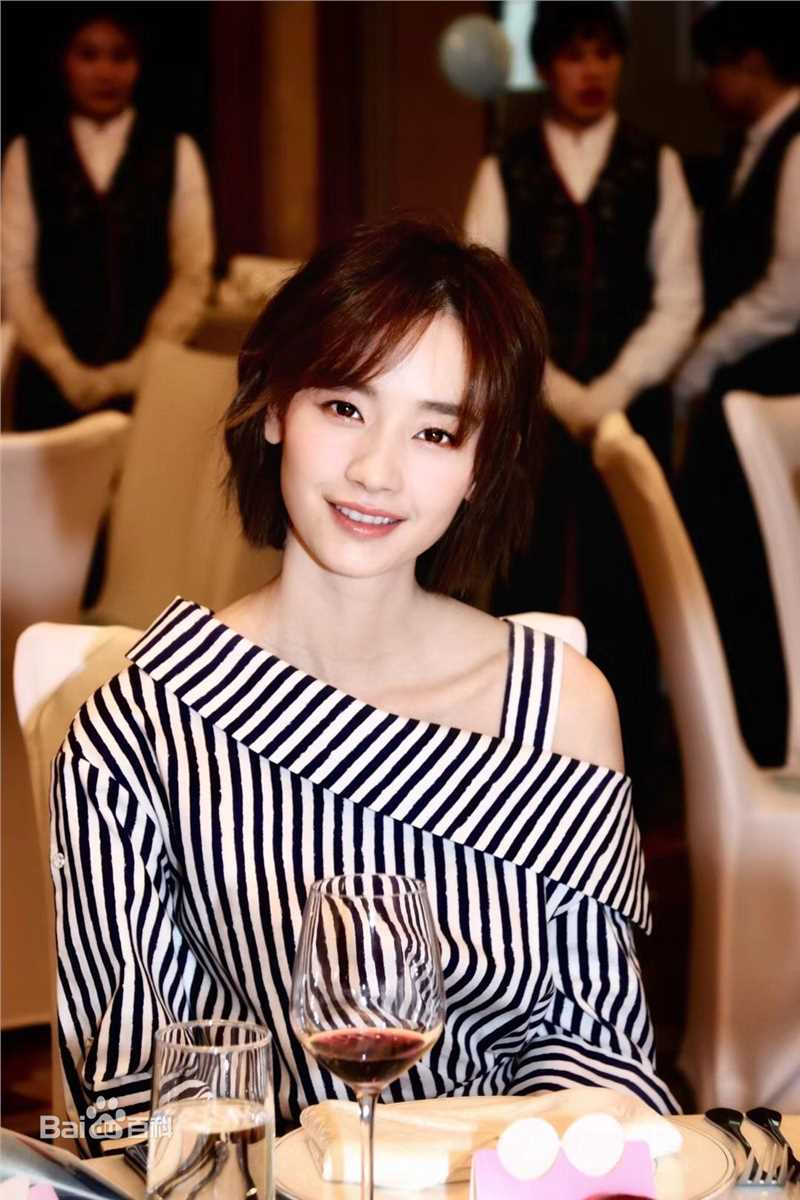 刘雅瑟(Cya Liu)活动照壁纸壁纸