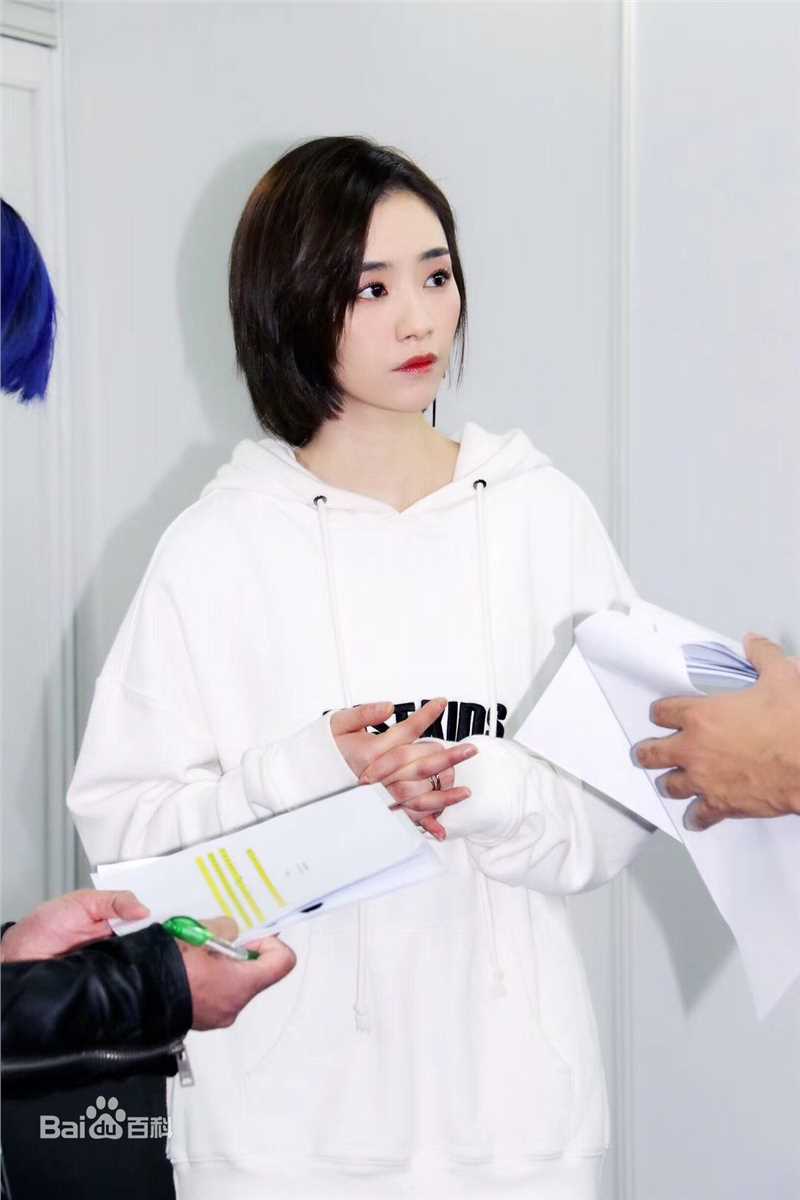 刘雅瑟(Cya Liu)活动照壁纸壁纸