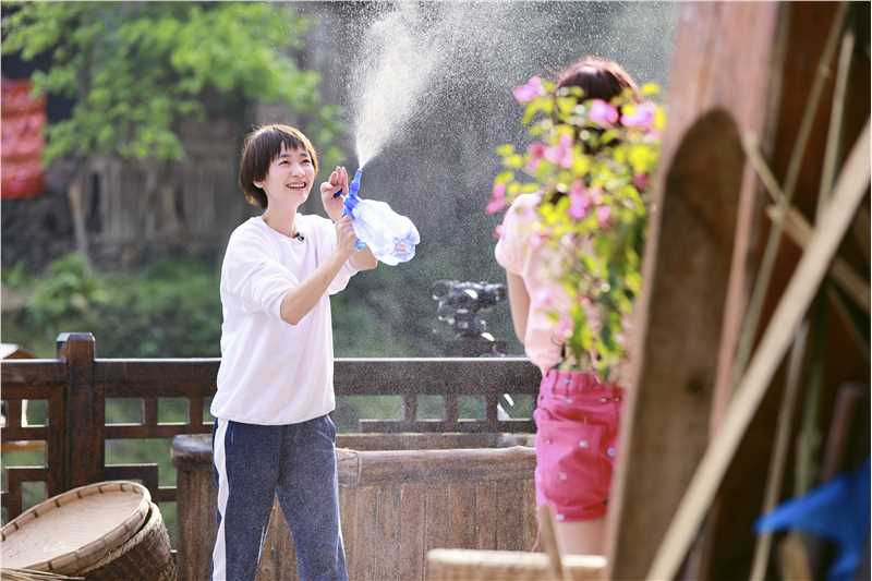 刘雅瑟(Cya Liu)x向往的生活性感图片图集