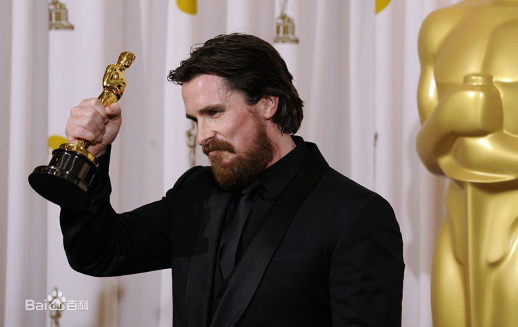 克里斯蒂安·贝尔(Christian Bale)贝尔获奖照壁纸壁纸