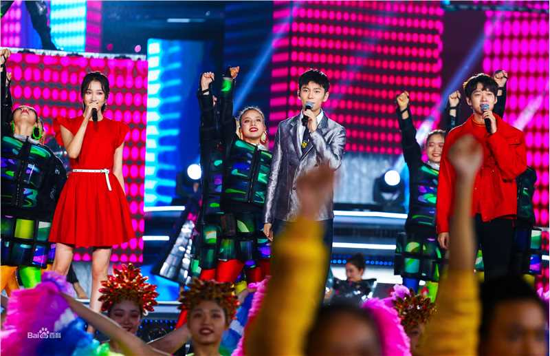 王嘉(Jevon Wang)参加央视春晚前后照片