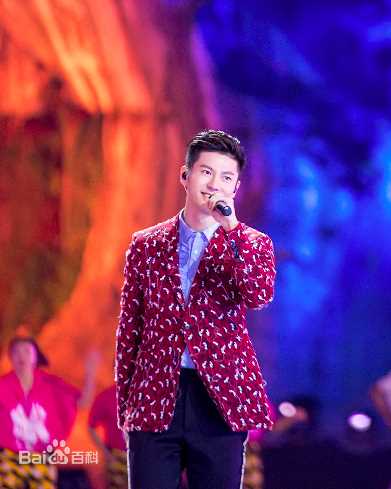 王嘉(Jevon Wang)参加央视春晚前后照片