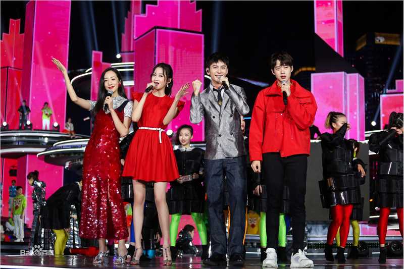 王嘉(Jevon Wang)参加央视春晚前后照片