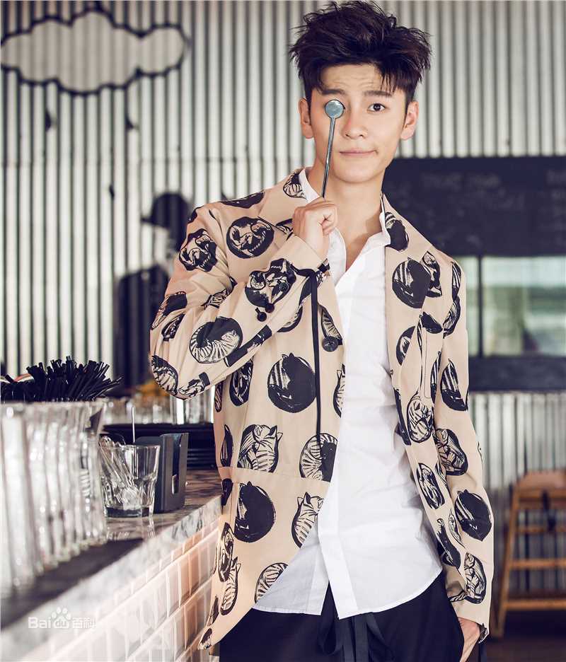 王嘉(Jevon Wang)ELLE SHOP素颜照壁纸