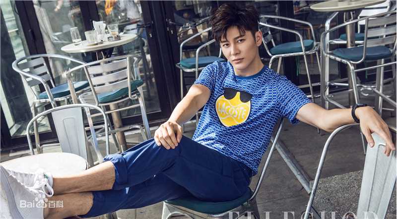 王嘉(Jevon Wang)ELLE SHOP素颜照壁纸