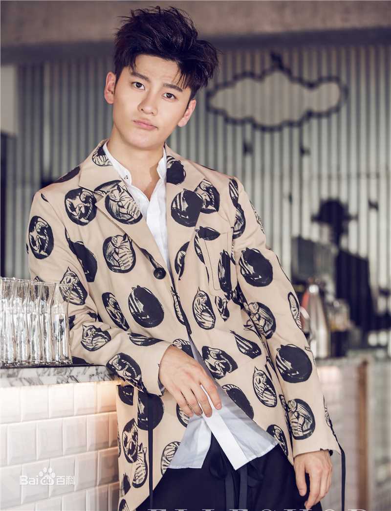 王嘉(Jevon Wang)ELLE SHOP素颜照壁纸