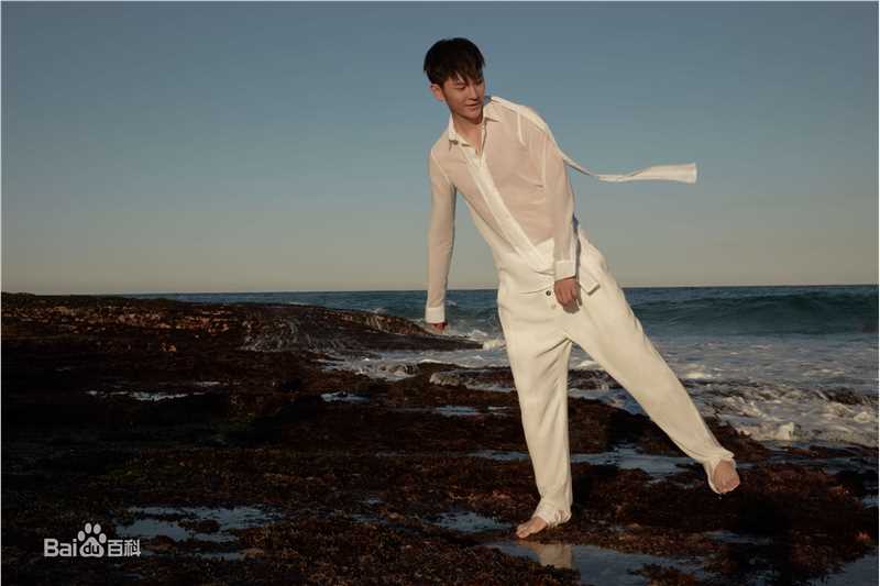 王嘉(Jevon Wang)时尚芭莎素颜照相册