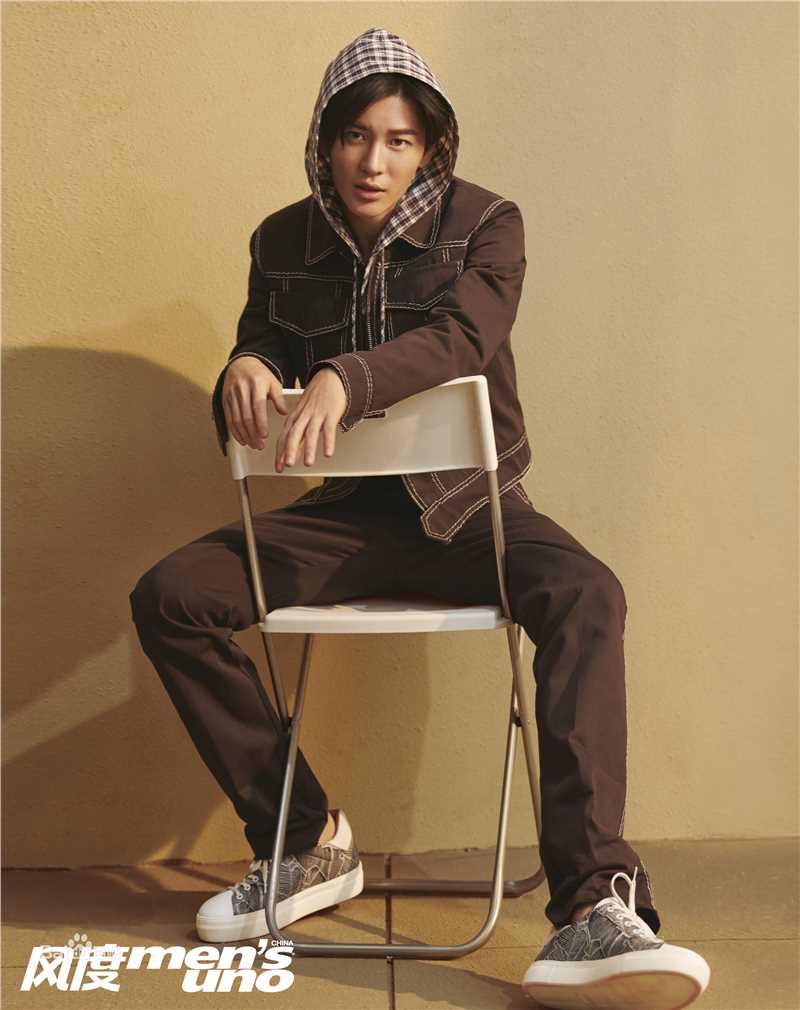 王嘉(Jevon Wang)风度men's uno素颜照壁纸