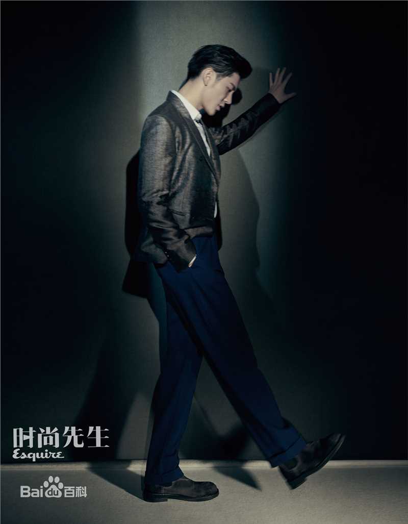 精选王嘉(Jevon Wang)在《时尚先生Esquire》中的图册