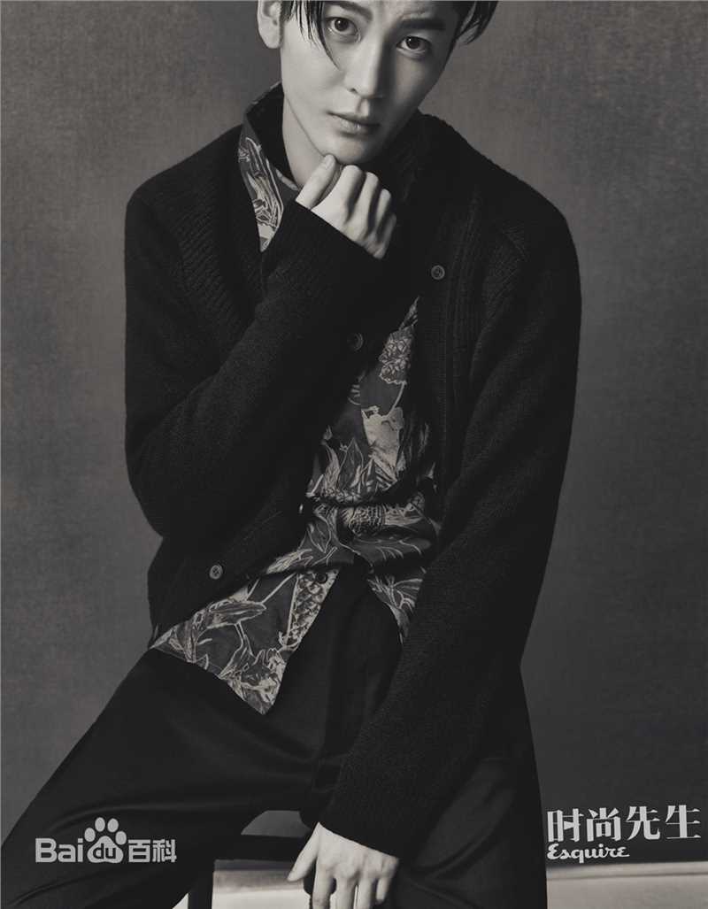 精选王嘉(Jevon Wang)在《时尚先生Esquire》中的图册