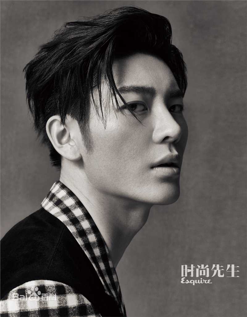 精选王嘉(Jevon Wang)在《时尚先生Esquire》中的图册