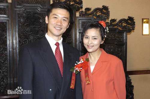 黄志忠一家三口图片图册