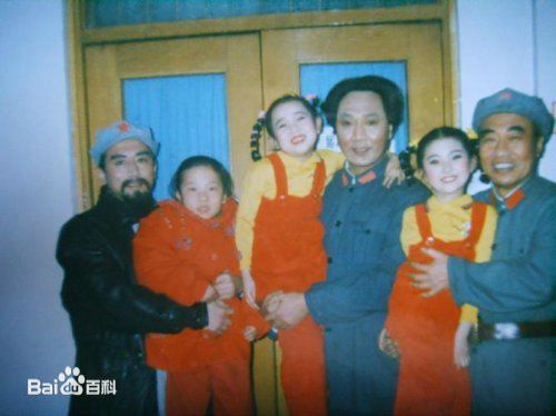 景甜(Jing Tian)童年照片生活照相册